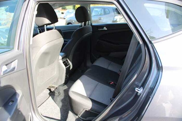 Hyundai Tucson Diesel blue 1.6 CRDi 2WD DCT Advantage