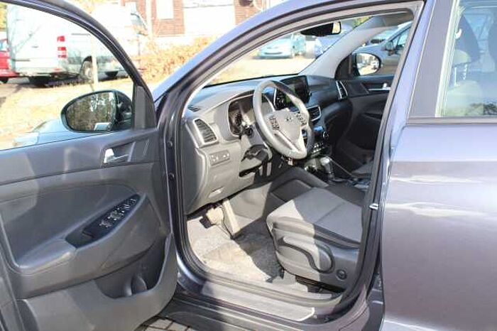 Hyundai Tucson Diesel blue 1.6 CRDi 2WD DCT Advantage